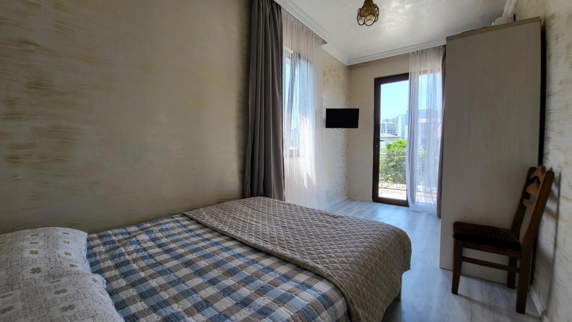 Guesthouse Gocha Beridze Batumi Esterno foto
